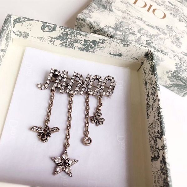 70% off new diamond pentagram bee letter tassel brooch high version brass female, Gray
70% off new diamond pentagram bee letter tassel brooch high version brass female, Gray