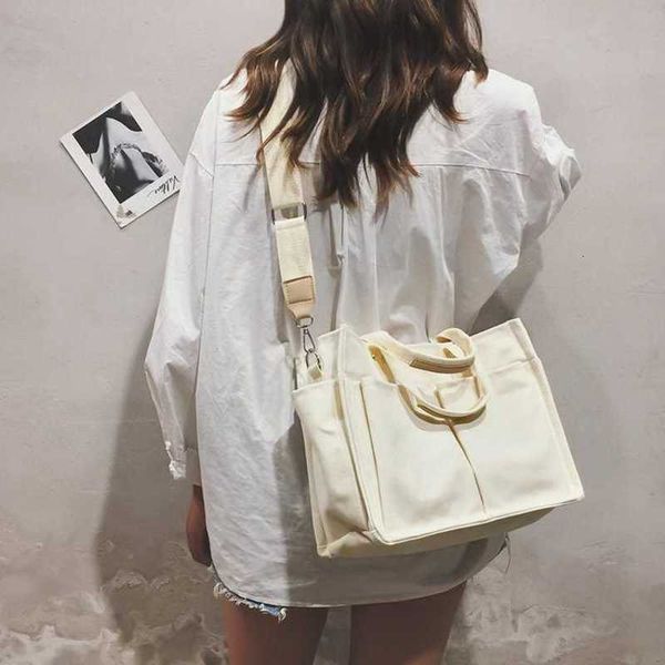 south korea dongdamen canva's multi pocket large capacity handbag versatile one shoulder msenger bag
south korea dongdamen canva's multi pocket large capacity handbag versatile one shoulder msenger bag