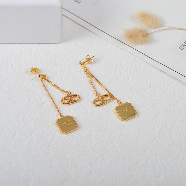 design jewelry triumphal arch badge metal chain tassel earrings french tassel long earrings, Golden
design jewelry triumphal arch badge metal chain tassel earrings french tassel long earrings, Golden
