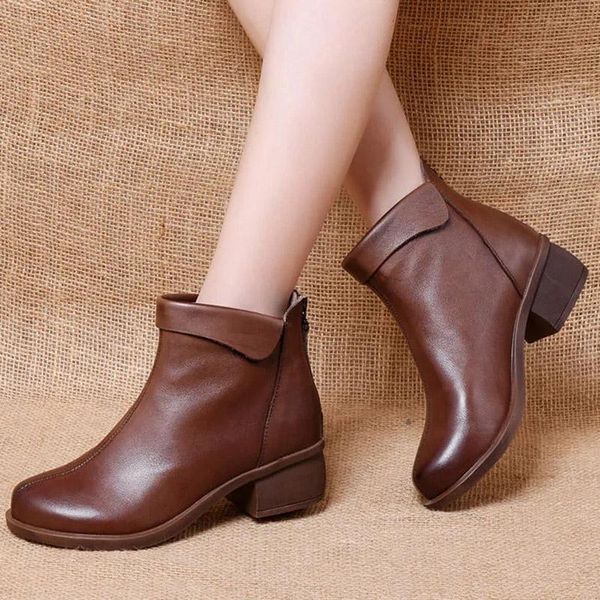 style leather women's boots retro medium thick heel short women winter plus velvet high-cotton shoes soft sole, Black
style leather women's boots retro medium thick heel short women winter plus velvet high-cotton shoes soft sole, Black