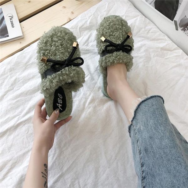 2cm heel female slides plus size 40 41 drop 2021 woman slippers winter shoes for women home faux fur warm, Black
2cm heel female slides plus size 40 41 drop 2021 woman slippers winter shoes for women home faux fur warm, Black