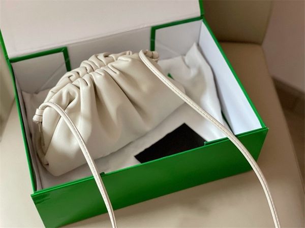 fashion shoulder crossbody bags woman evening bag trunk shape selling trend bags 2021 special parttern 21-15cm
fashion shoulder crossbody bags woman evening bag trunk shape selling trend bags 2021 special parttern 21-15cm