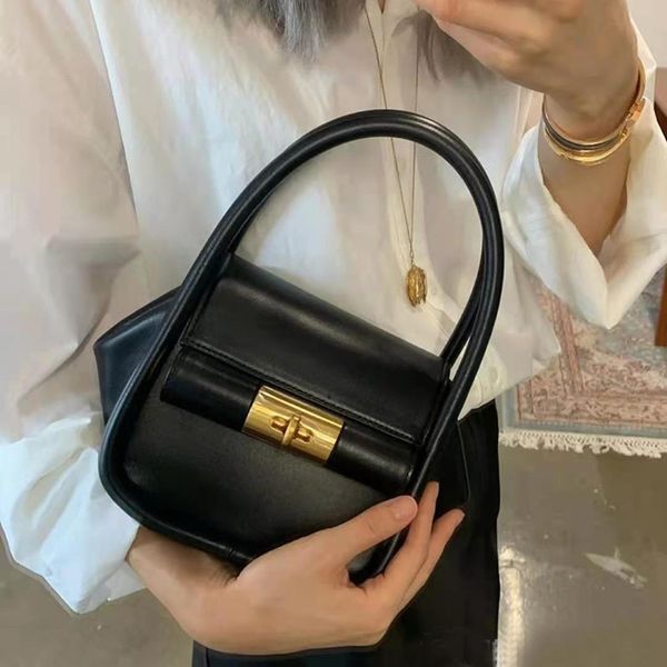 20 tide korean minority design love series dumpling bag messenger gu_ de leather handbag shoulder
20 tide korean minority design love series dumpling bag messenger gu_ de leather handbag shoulder