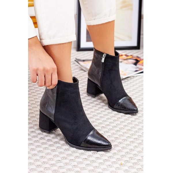 boots black color pu patent & suede leather season 2021 autmn winter fashion stylish standard mold comfortable women female
boots black color pu patent & suede leather season 2021 autmn winter fashion stylish standard mold comfortable women female