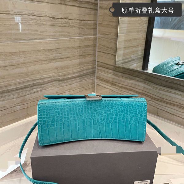 2021 new hourglass bag portable messenger head leather crocodile skin fashion women's crescent zmm
2021 new hourglass bag portable messenger head leather crocodile skin fashion women's crescent zmm