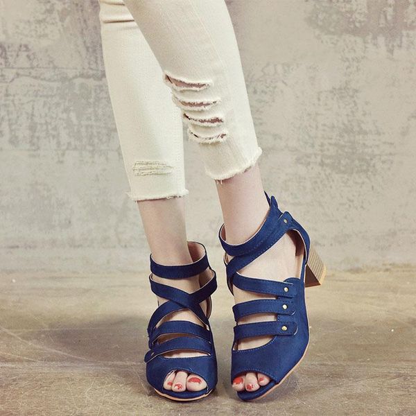 sandals 2021 spring and summer large size rivet explosion models roman women's 35-43, Black
sandals 2021 spring and summer large size rivet explosion models roman women's 35-43, Black