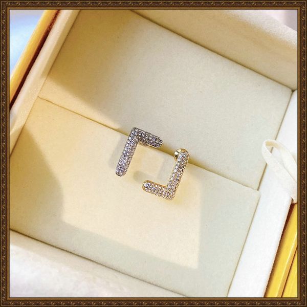 jewelry ear stud fashion letter earrings diamond ear studs women designer earring boucle 2021 new ear ring nice 11110412t, Golden;silver
jewelry ear stud fashion letter earrings diamond ear studs women designer earring boucle 2021 new ear ring nice 11110412t, Golden;silver