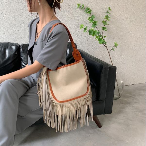 cross body fashion large-capacity female bags 2021 summer frosted tassel shoulder handbag hit color messenger bag
cross body fashion large-capacity female bags 2021 summer frosted tassel shoulder handbag hit color messenger bag