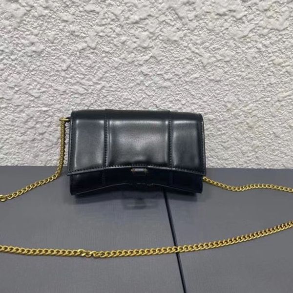 2021 women handbags lady shoulder bags big b classic crocodile pattern cross body-bag with chain fashion luxury designer handbag
2021 women handbags lady shoulder bags big b classic crocodile pattern cross body-bag with chain fashion luxury designer handbag