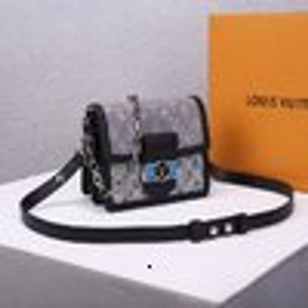 libobo6_1 2kx7 m55454 backpacks handbags iconic handles shoulder bags totes cross body bag clutches evening oxidized leather business, Red;black
libobo6_1 2kx7 m55454 backpacks handbags iconic handles shoulder bags totes cross body bag clutches evening oxidized leather business, Red;black