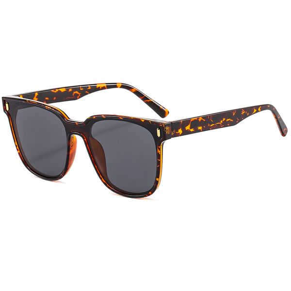 fashion pilot polarized sunglasses for men women metal frame mirror polaroid lenses driver sun glasses with brown cases and boxs, White;black
fashion pilot polarized sunglasses for men women metal frame mirror polaroid lenses driver sun glasses with brown cases and boxs, White;black