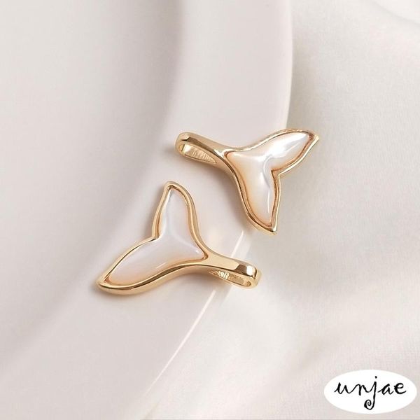 charms gold-clad preserving color inlaid curved cat's eye natural shell mermaid tail whale pendant diy clavicle chain, Bronze;silver
charms gold-clad preserving color inlaid curved cat's eye natural shell mermaid tail whale pendant diy clavicle chain, Bronze;silver