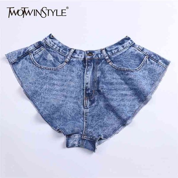 wide leg denim shorts women high waist mini feamale casual clothes korean summer fashion plus size 210521, White;black
wide leg denim shorts women high waist mini feamale casual clothes korean summer fashion plus size 210521, White;black