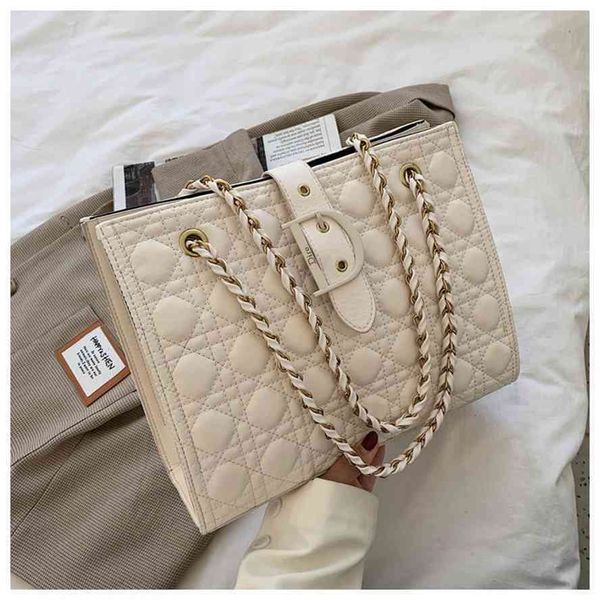 handbagkorean fashion 2021 new rhombic letter tote temperament one shoulder messenger baggg bag
handbagkorean fashion 2021 new rhombic letter tote temperament one shoulder messenger baggg bag