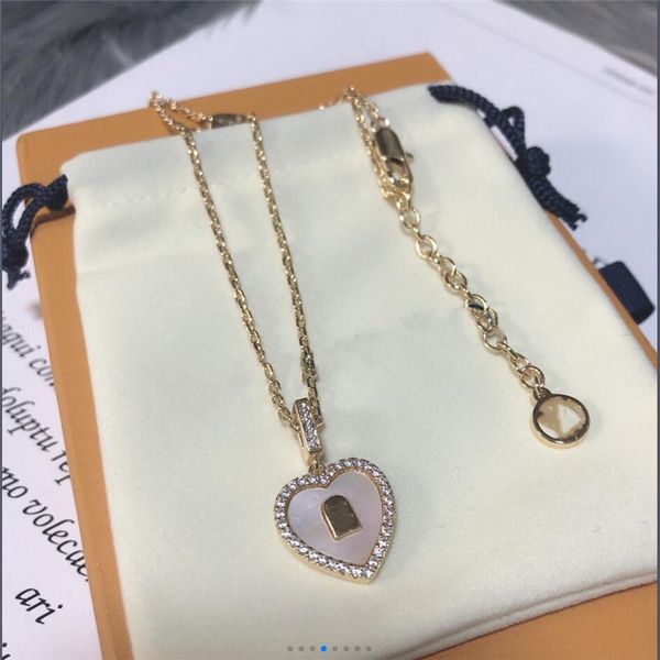 2022 women designers pendant necklaces crystal diamond heart necklace anniversary gift fashion pendants jewelry with box, Silver
2022 women designers pendant necklaces crystal diamond heart necklace anniversary gift fashion pendants jewelry with box, Silver