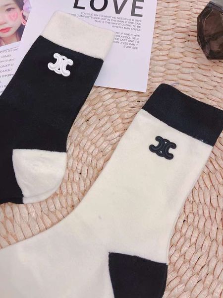 fashion socks middle tube women's autumn and winter personalized stamping letters black white heavy craft sports
fashion socks middle tube women's autumn and winter personalized stamping letters black white heavy craft sports