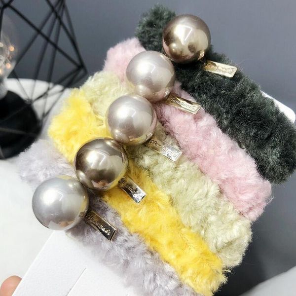 plush hair clips vintage winter little pearl woolen large accessories barrettes wholesale, Golden;silver
plush hair clips vintage winter little pearl woolen large accessories barrettes wholesale, Golden;silver