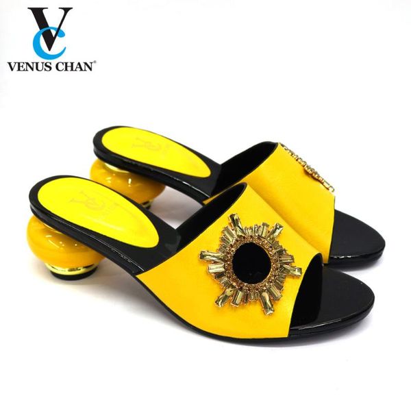 latest design women shoes high heel ladies dress patent leather italian pumps 2021 fashion party pump heels, Black
latest design women shoes high heel ladies dress patent leather italian pumps 2021 fashion party pump heels, Black