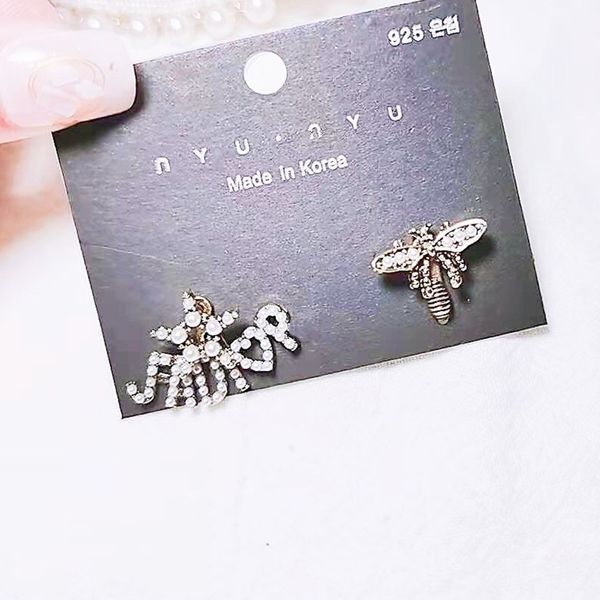 75% off outlet online family new earrings pearl bee medieval long tassel 925 silver needle earrings, Golden
75% off outlet online family new earrings pearl bee medieval long tassel 925 silver needle earrings, Golden