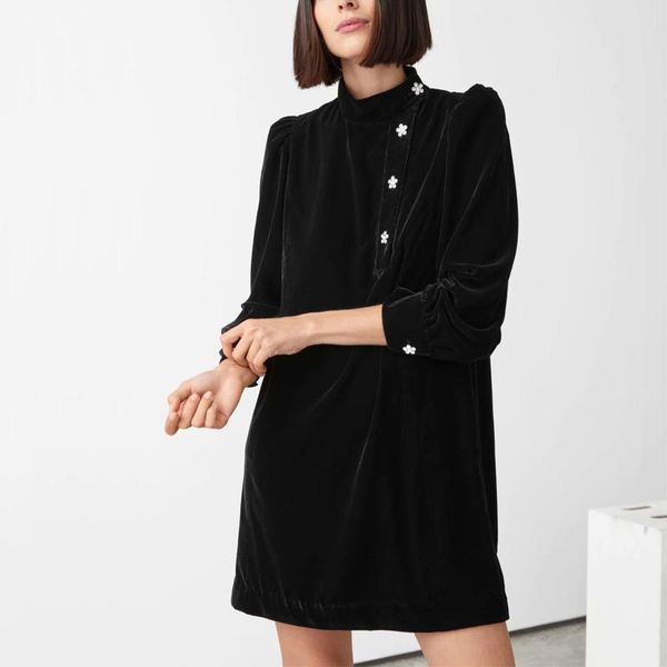 casual dresses spring and autumn women's solid color high-neck long-sleeved button-decorated velvet dress vestidos, Black;gray
casual dresses spring and autumn women's solid color high-neck long-sleeved button-decorated velvet dress vestidos, Black;gray