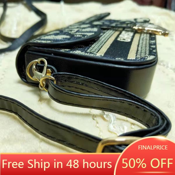 dr2 luxury retro shoulder saddle bag fabric embroidery mini crossbody pouch handbag card wallet purse 6.7" cellphone pouch bag
dr2 luxury retro shoulder saddle bag fabric embroidery mini crossbody pouch handbag card wallet purse 6.7" cellphone pouch bag