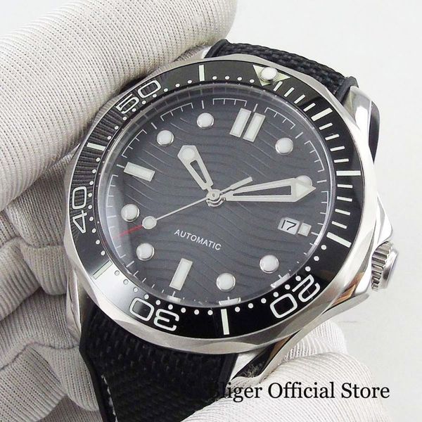 black automatic self winding gentlemen clock 41mm sapphire glass lightseller with mental case, Slivery;brown
black automatic self winding gentlemen clock 41mm sapphire glass lightseller with mental case, Slivery;brown