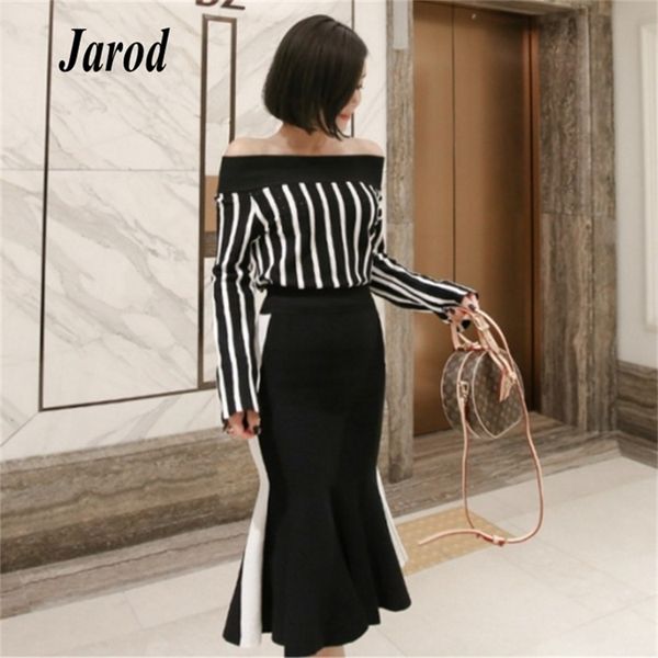 2 piece set autumn spring women stripe long sleeve slash neck casual knitting +high waist mermaid skirt 210519, White
2 piece set autumn spring women stripe long sleeve slash neck casual knitting +high waist mermaid skirt 210519, White