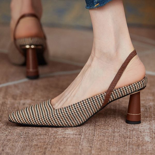 slippers women sandals 22-24.5cm retro houndstooth fabric shoes summer muller round heel for women high heels tcc5, Black
slippers women sandals 22-24.5cm retro houndstooth fabric shoes summer muller round heel for women high heels tcc5, Black