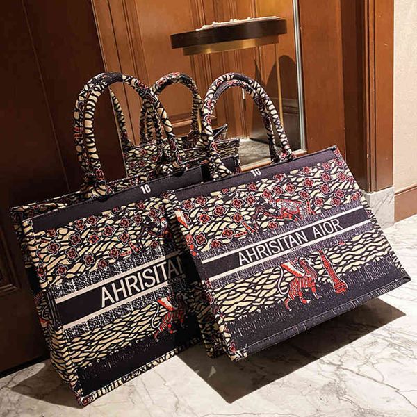 2022 latest models handbag wholesale hands personalized large printed canvas women's hand one shoulder bag
2022 latest models handbag wholesale hands personalized large printed canvas women's hand one shoulder bag