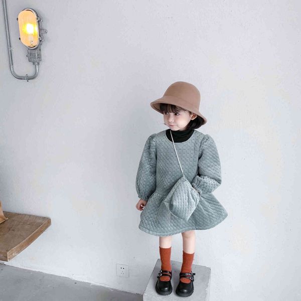 autumn winter fashion girls velvet thick long sleeve princess dress with little bag 1-6 years girl ruffle dresses 210508, Red;yellow
autumn winter fashion girls velvet thick long sleeve princess dress with little bag 1-6 years girl ruffle dresses 210508, Red;yellow