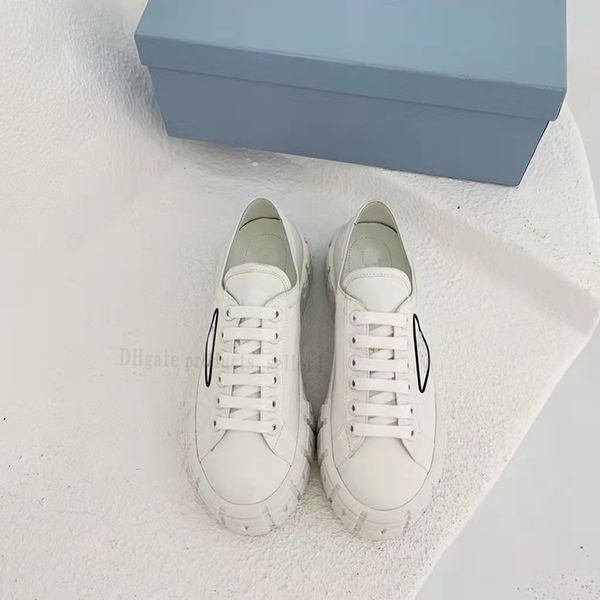 2021 designer casual shoes, thick-soled sponge cake sneakers classic black and white joker running canvas
2021 designer casual shoes, thick-soled sponge cake sneakers classic black and white joker running canvas