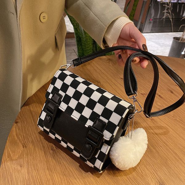 chessboard canvas women's 2021 new fashion single shoulder messenger bag versatile autumn and winter high sense niche cambridge bag
chessboard canvas women's 2021 new fashion single shoulder messenger bag versatile autumn and winter high sense niche cambridge bag