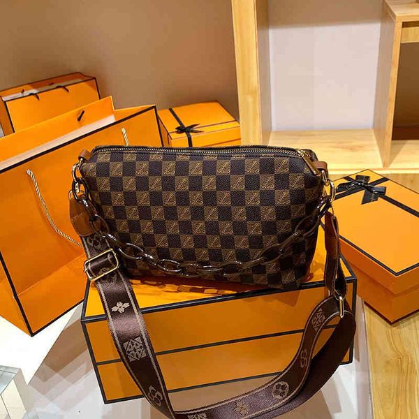 2022 factory wholesale winter simple women's fashion messenger versatile one shoulder rectangular bag
2022 factory wholesale winter simple women's fashion messenger versatile one shoulder rectangular bag