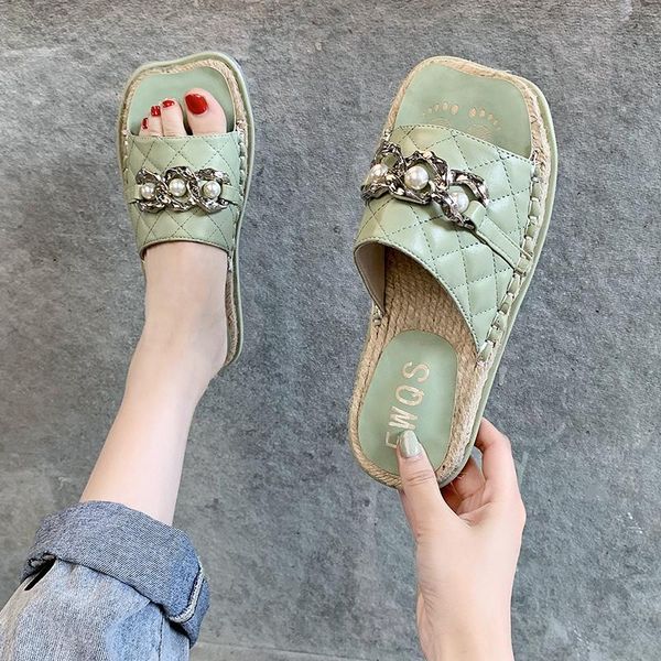 slippers 2021 women slipper rivet rhinestone flats summer female luxury lady beach flip flops woman femmes sandales, Black
slippers 2021 women slipper rivet rhinestone flats summer female luxury lady beach flip flops woman femmes sandales, Black