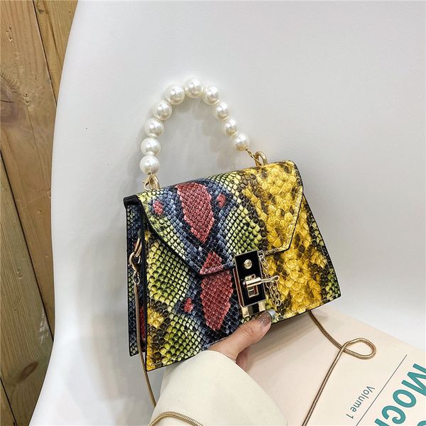 evening bag 2021 trend pu snake pattern personalized leisure pearl chain single shoulder handbag fashion women's
evening bag 2021 trend pu snake pattern personalized leisure pearl chain single shoulder handbag fashion women's