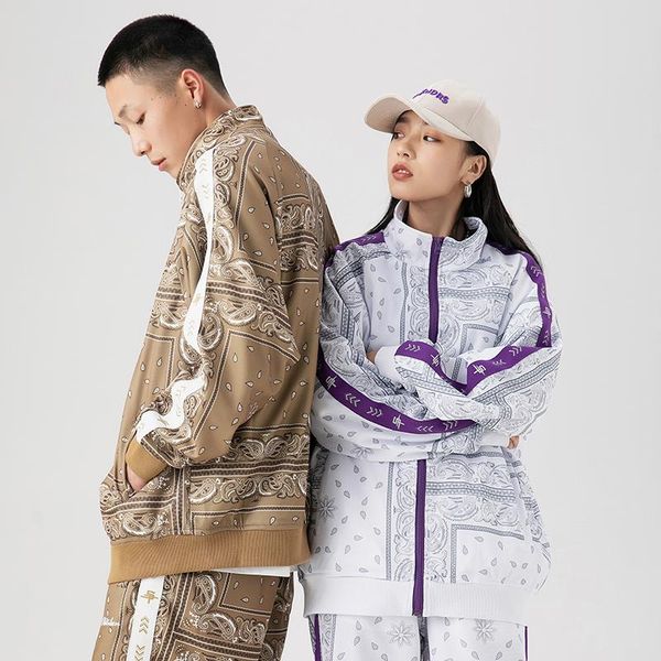 men's jackets retro style autumn men 2021 flower printing jacket lovers patchwork contrast color standing collar coat, Black;brown
men's jackets retro style autumn men 2021 flower printing jacket lovers patchwork contrast color standing collar coat, Black;brown