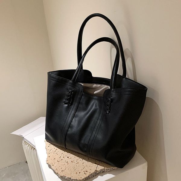 new high capacity underarm shopping bag contrast tote student handbag simple shoulder bag
new high capacity underarm shopping bag contrast tote student handbag simple shoulder bag
