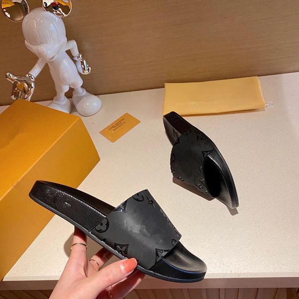 2021 designer's latest fashion high school girls' slippers baotou simple and comfortable shoes for home, Black
2021 designer's latest fashion high school girls' slippers baotou simple and comfortable shoes for home, Black