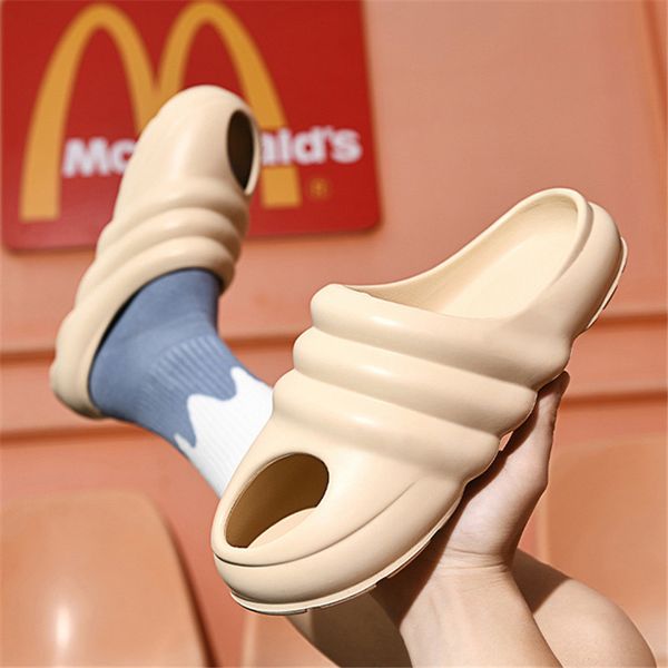 2021 slippers slide shoes fashion soft bottom sandals desert sand brown summer platform sandale bone white men slipper with box size 35-46 c, Black
2021 slippers slide shoes fashion soft bottom sandals desert sand brown summer platform sandale bone white men slipper with box size 35-46 c, Black