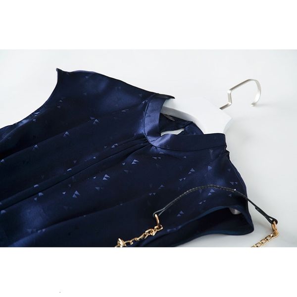 dress 2021 autumn jacquard triangle mulberry standing collar a-line skirt medium length silk, Black;gray
dress 2021 autumn jacquard triangle mulberry standing collar a-line skirt medium length silk, Black;gray