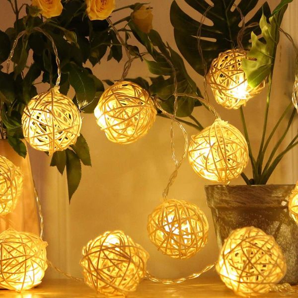 10/20/40leds rattan balls string lights battery operated cotton ball garland light holiday christmas for patio wedding led strings
10/20/40leds rattan balls string lights battery operated cotton ball garland light holiday christmas for patio wedding led strings