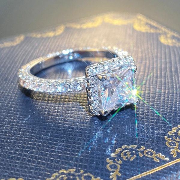 wedding rings huitan fashion contracted square crystal zircon women ring engagement party female delicate finger jewelry, Slivery;golden
wedding rings huitan fashion contracted square crystal zircon women ring engagement party female delicate finger jewelry, Slivery;golden