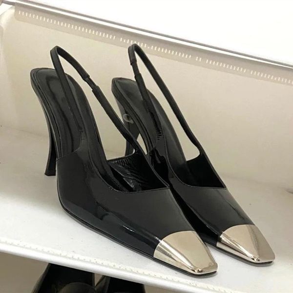 dress shoes 2021 ladies high heels black patent leather square toe stiletto metal cap
dress shoes 2021 ladies high heels black patent leather square toe stiletto metal cap