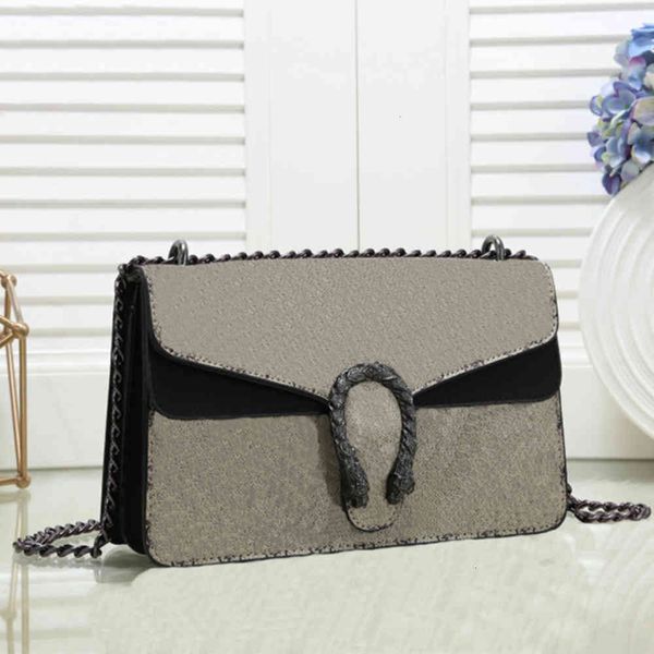 5a luxury brand designer bags handbags ladies shoulder bag sliver chain brown leather messenger belt box wholesale and retail
5a luxury brand designer bags handbags ladies shoulder bag sliver chain brown leather messenger belt box wholesale and retail