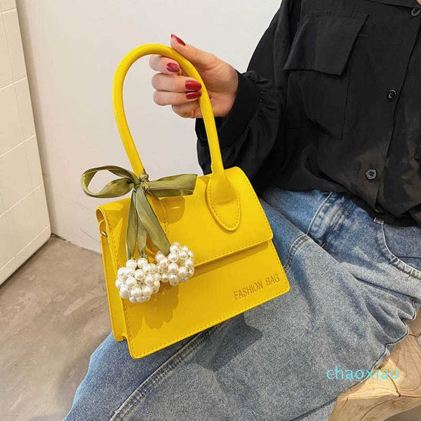 wtern style women's 2021 sweet pearl bow single shoulder msenger bag fashionable portable small square bag
wtern style women's 2021 sweet pearl bow single shoulder msenger bag fashionable portable small square bag