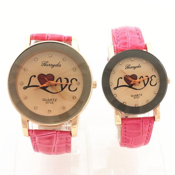 gold plating case,lover imprint crystal deco in dial,pvc leather band,quartz movement,gerryda fashion couple watches,733/727 wristwatches, Slivery;brown
gold plating case,lover imprint crystal deco in dial,pvc leather band,quartz movement,gerryda fashion couple watches,733/727 wristwatches, Slivery;brown