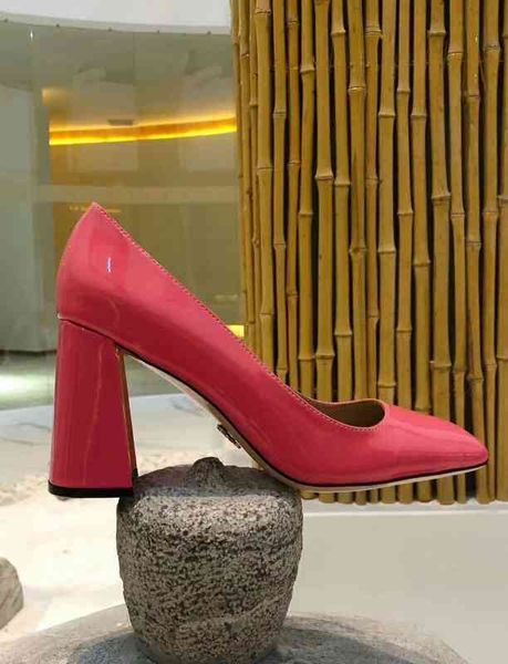 34/40/41 pink 031803y white black red genuine leather calf skin patent chunky heels shoes 8.5cm height
34/40/41 pink 031803y white black red genuine leather calf skin patent chunky heels shoes 8.5cm height
