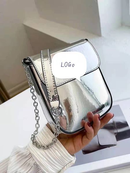 in the summer 2021, p's new color pu flip lovely fashion women's messenger bag macarone mobile phone bag
in the summer 2021, p's new color pu flip lovely fashion women's messenger bag macarone mobile phone bag