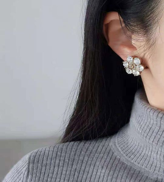 s925 silver needle earrings ancient home rhinestone fashion trendy us net red new earrings made brass, Golden
s925 silver needle earrings ancient home rhinestone fashion trendy us net red new earrings made brass, Golden