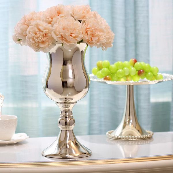 vases metal 2-piece flower vase set modern style high grade silver plated wedding gift home decoration accessories
vases metal 2-piece flower vase set modern style high grade silver plated wedding gift home decoration accessories